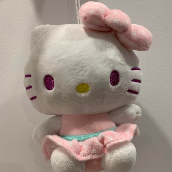 Hello Kitty Plush - Picture 3 of 7